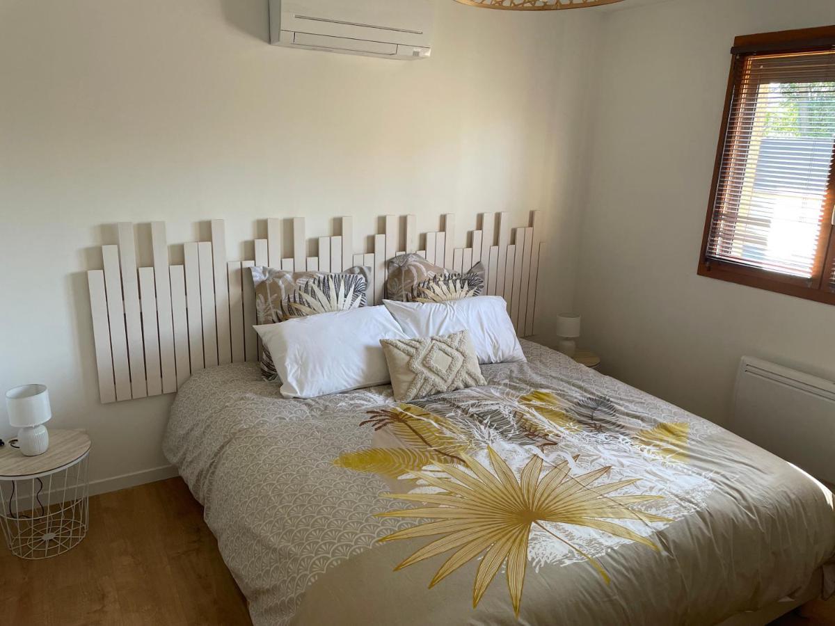 Le Double C Bed & Breakfast Saint-Victor-de-Morestel Exterior photo