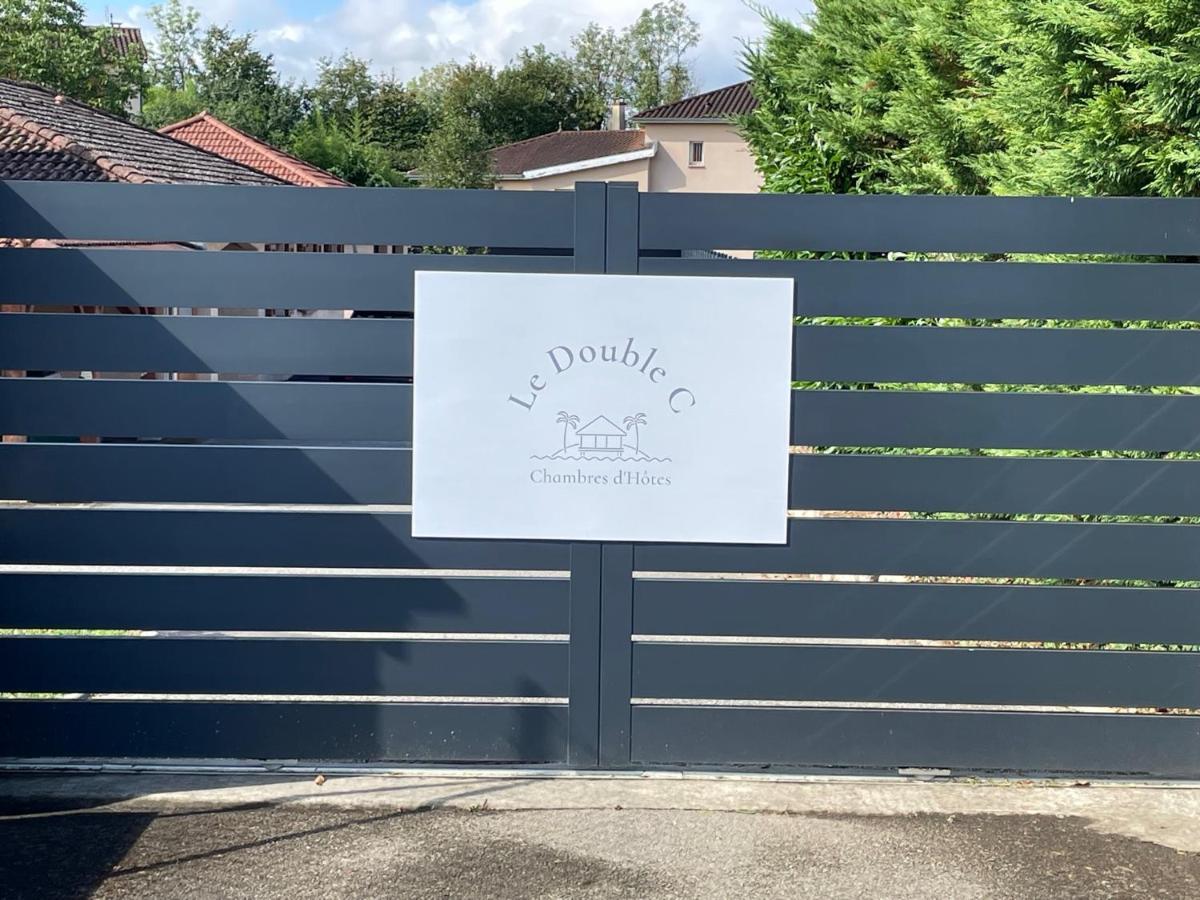 Le Double C Bed & Breakfast Saint-Victor-de-Morestel Exterior photo